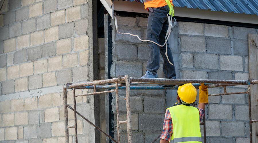 Professional gutter cleaning in Redondo Beach, CA